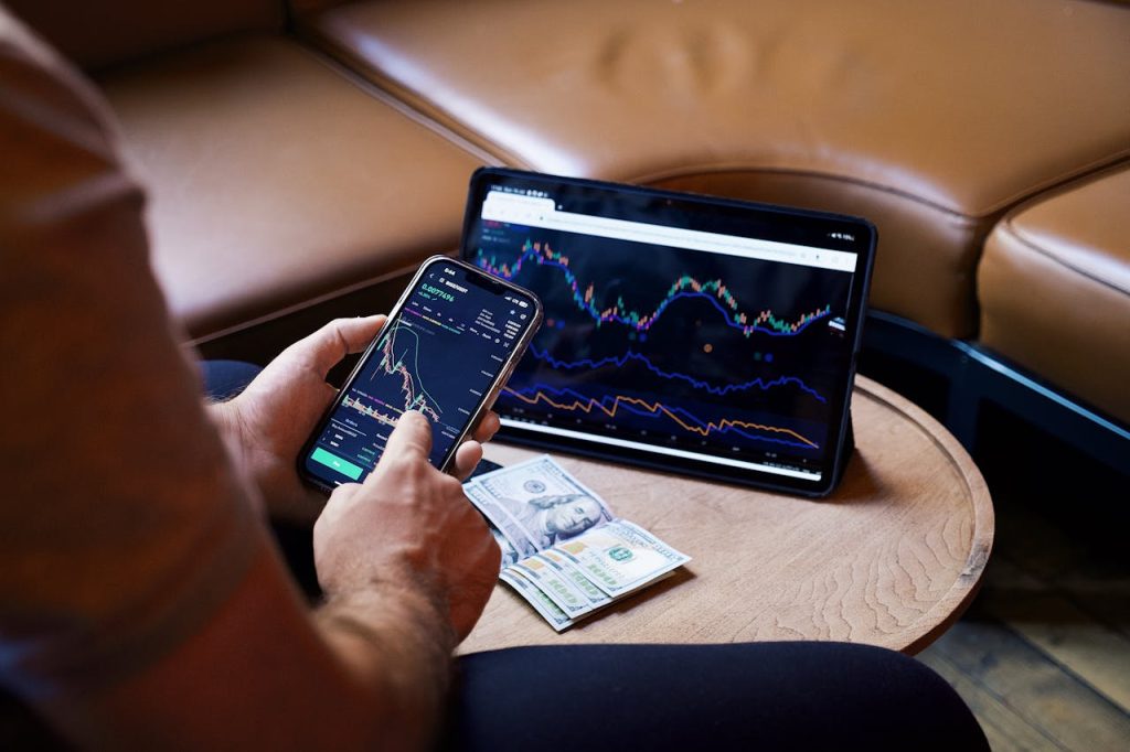 Best Investment Apps for Beginners in 2025 – Expert-Reviewed Guide